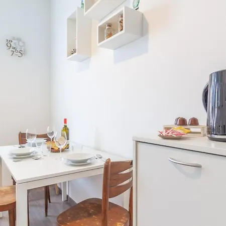 S&m - Casa Afrodite Precotto M1 * Milano