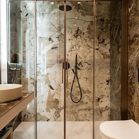 Raffaello Moscova Golden House