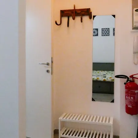 I-host - San Genesio * Milano