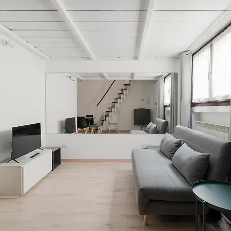 Guesthost - Bright Navigli Apartment