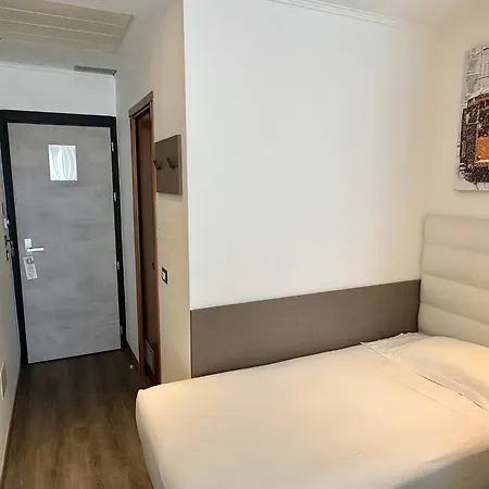 佩鲁吉诺酒店 米兰