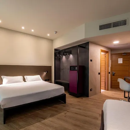 ديجلي أركيمبولدي 4* ميلان