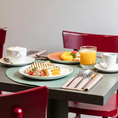 سافونا 18 سويتس