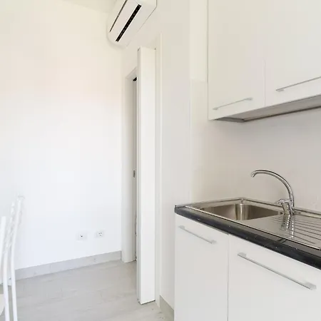 Guesthost - Piazza Tripoli Bright *