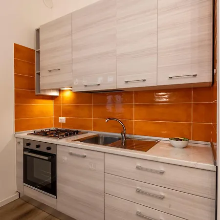 Tito Livio, 35 - Autentica * Milan