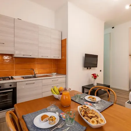 Tito Livio, 35 - Autentica * Μιλάνο