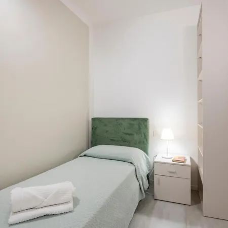 La Casa Sul Naviglio Di Debora Milano