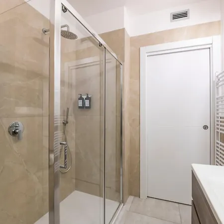 La Casa Sul Naviglio Di Debora Daire Milano