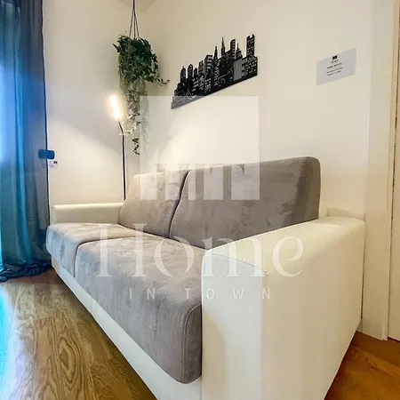 In Town - - Porta Nuova District Apartamento