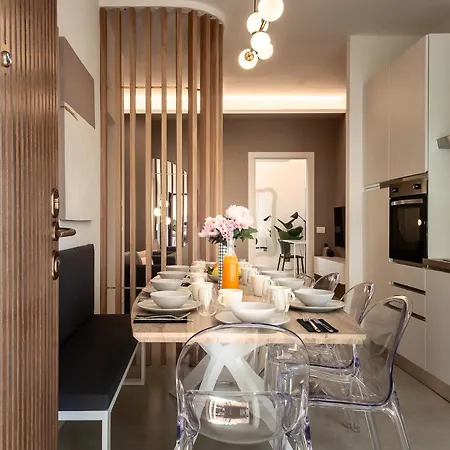 Stayeasy Big Panoramic - Station Apartment *