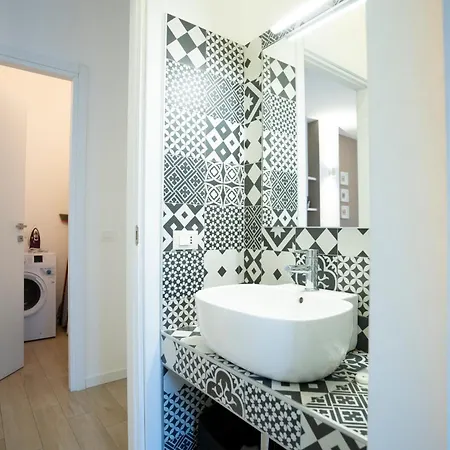 5min Navigli- Duomo-metro- Ac-fashion District דירה מילאנו