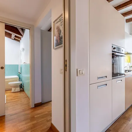 Newton San Siro * ميلان