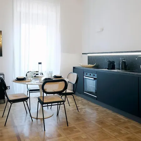 Comecasa Sforza Chic -10 Min Walk From Duomo شقة