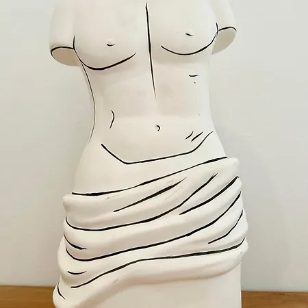 Urban Perspective - 250 Meters From The Metro Apartment *