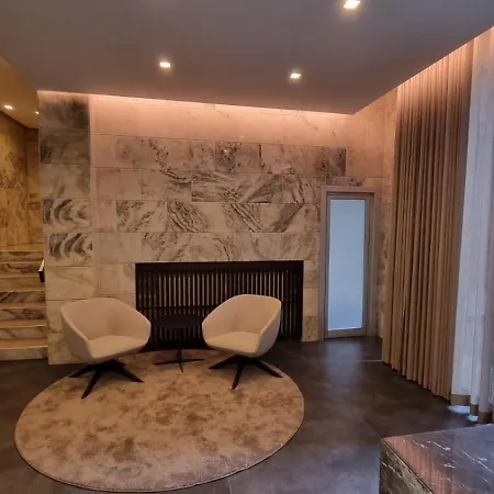 Duomo Area Luxury Design & Netflix Mood ミラノ