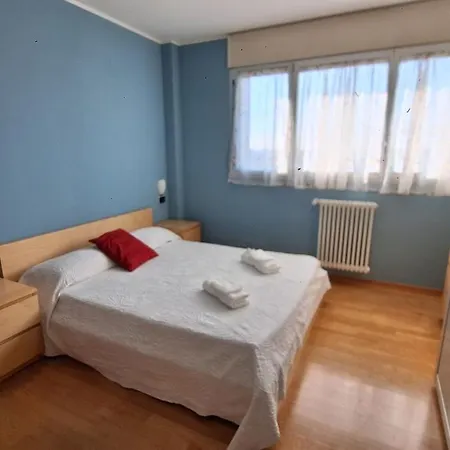 Apartmento Casa 48 - - San Raffaele - Olimpiadi Cortina דירה *