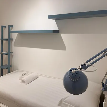 Enigmatic House With Private Garden Apartment Mailand