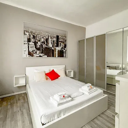 Cf7 Duomo - 3 Mins Walk From Duomo דירה מילאנו