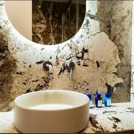 Donatello Golden House Mailand