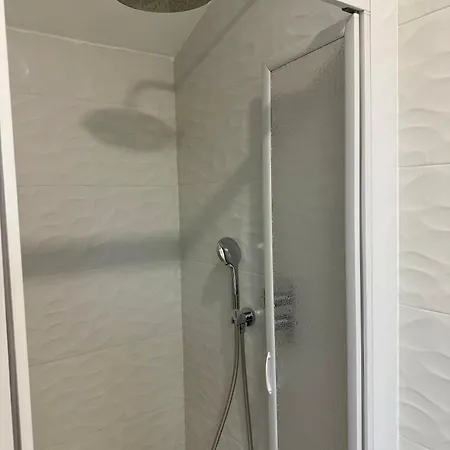 Luro - Sismondi 44 Apartmán *