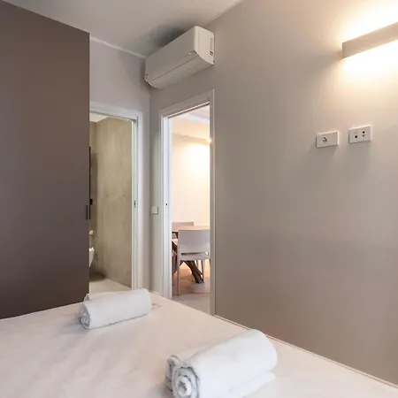 Youhosty - Zanella Bis * Milano