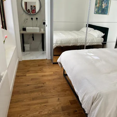 Modern Flat In Isola