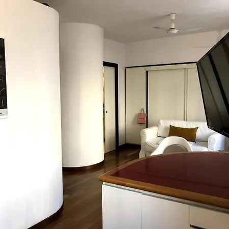 Cozy In Heart Of Isola Apartment Mailand