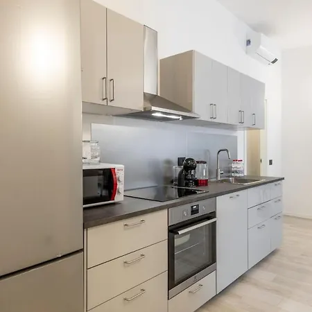 Citylife 6 - Bright Two Bedroom - B