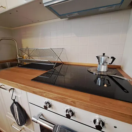 Monolocale Deluxe Anita 4*