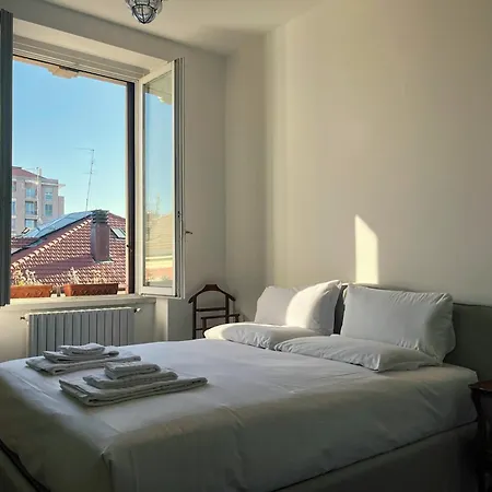 Stylish In Porta Venezia Apartment