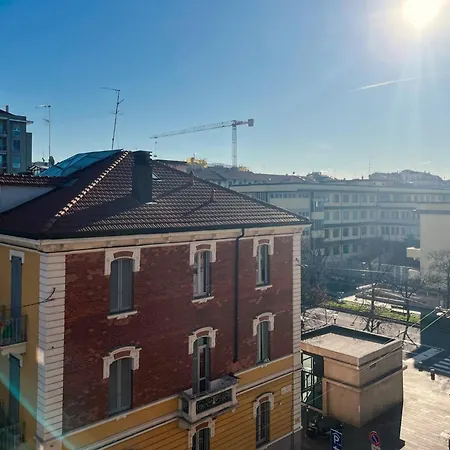 Stylish In Porta Venezia Apartment