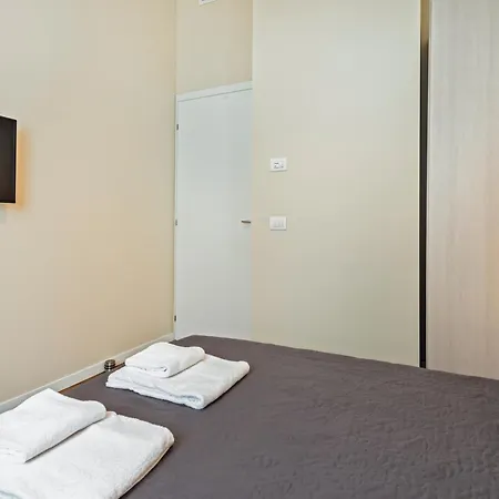 Duomo B - Cozy Two Bedrooms & Bathroom 公寓 *