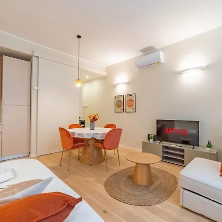 5' From Corso Sempione Elegant דירה