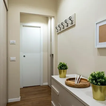 Duomo B - Quiet Two Bedrooms & Bathroom *