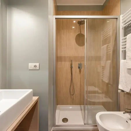 Duomo B - Quiet Two Bedrooms & Bathroom Apartmán Milán