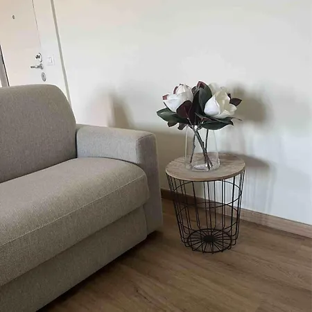 Simona -bocconi,naviglio,duomo,milano-cortina,ieo,iulm,assago Forum * מילאנו