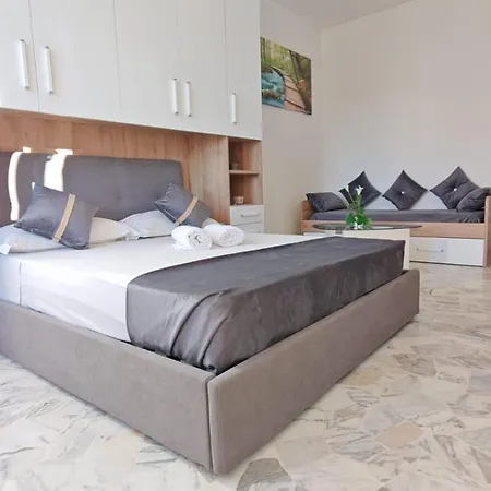 Jasmine Couette-café *