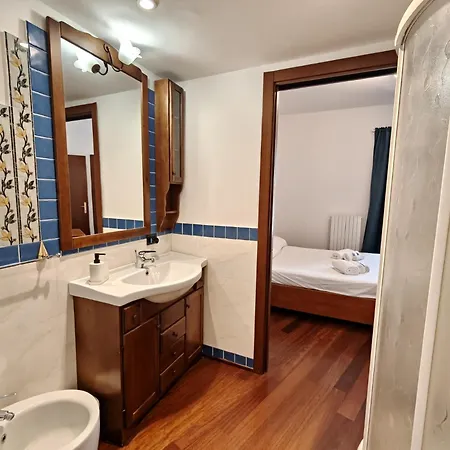 Center Urban Apt, Ac, Wifi, Metro M3 Duomo 아파트