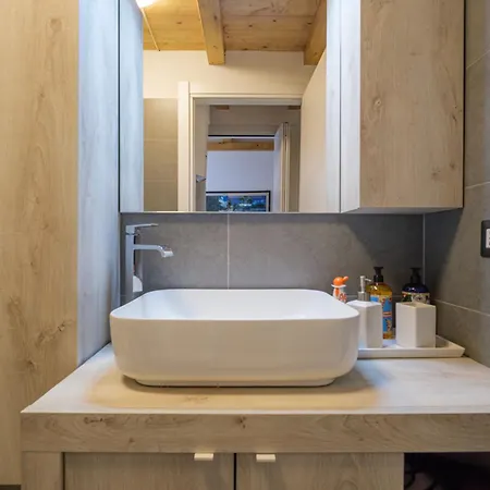 Modern Loft - 2 Min Metro M1, 15 Min Duomo شقة