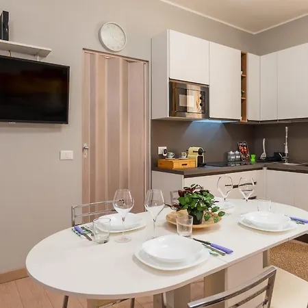 Cozy Retreat With Laundry & Smart Tv דירה מילאנו