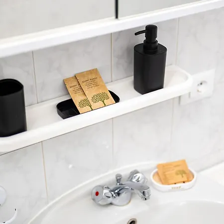 Cozy Retreat With Laundry & Smart Tv דירה מילאנו
