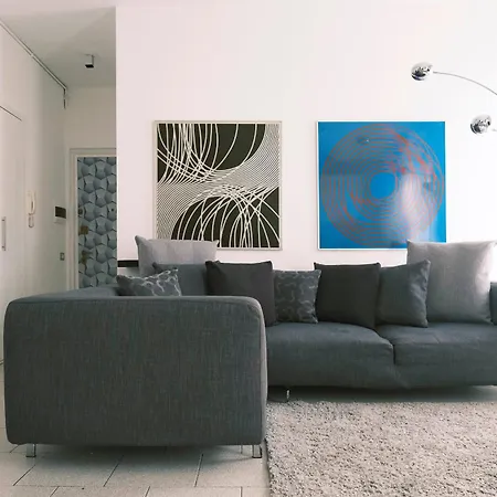 Comecasa 2 Bedrooms * מילאנו