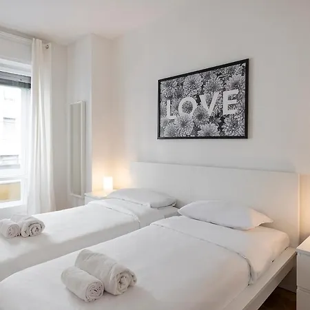 Pecchio1 - Windows On The - B * Milán