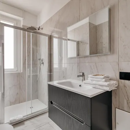Luxury Design Apartment-2 Steps From Duomo *
