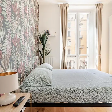 Peony House - 10 Min Duomo Apartment *