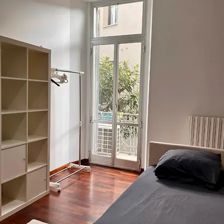 Spacious Design Flat In The Heart Of Isola