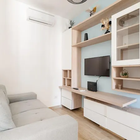 Guesthost - Naviglio Grande Bright *