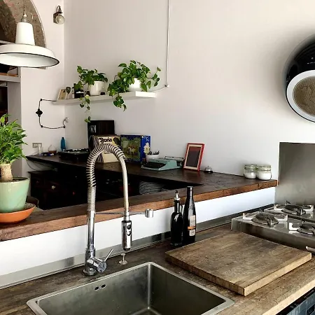 Loft Industriale In Zona Darsena アパート *