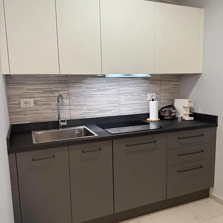 Luro - Sismondi 44 Apartmán *