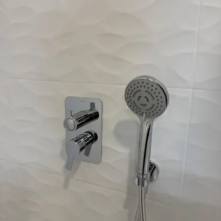 Luro - Sismondi 44 Apartmán